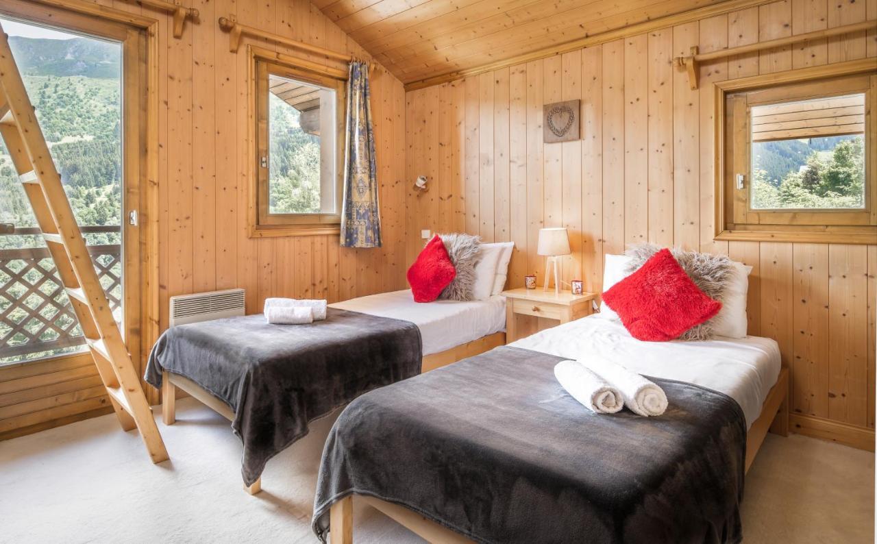 Chalet Himalaya , 10 Person Chalet With 5 Ensuite Bedrooms And Outdoor Jacuzzi In Meribel Centre Eksteriør billede