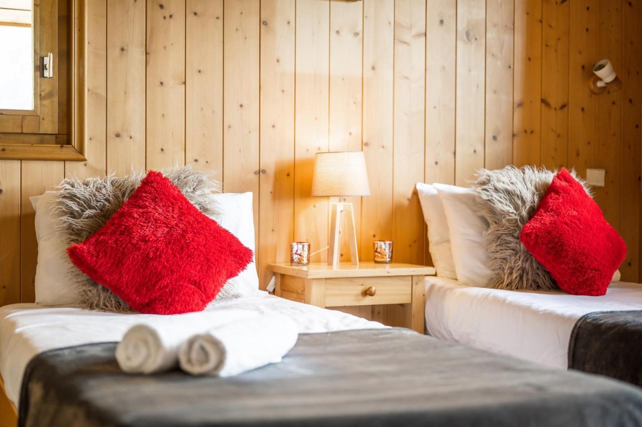 Chalet Himalaya , 10 Person Chalet With 5 Ensuite Bedrooms And Outdoor Jacuzzi In Meribel Centre Eksteriør billede